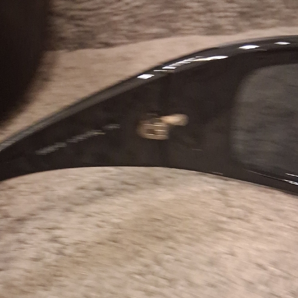 CHANEL Black Sunglasses with Sparkling Logo - Picture 4 of 5